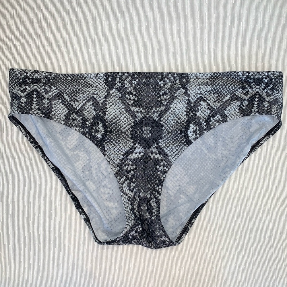 Jaclyn Smith swimsuit/bikini bottoms- full coverage back, higher rise -Sz 12